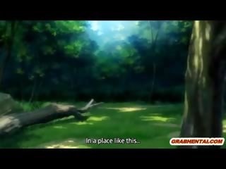 Bystiga hentai vovvenutformar wetpussy körd i den skogs