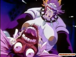 Hentai fellow przyłapani i brutalnie pieprzony przez potwór cycuszki anime