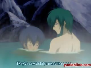 Par av hentai fellows får stor bad i en basseng