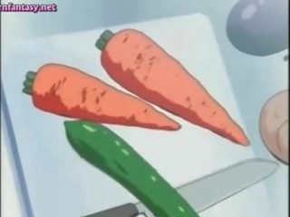 Hentai masturbare con un carota