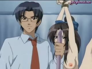 Anime lesbians pagbabahagi a phallus at a dildo